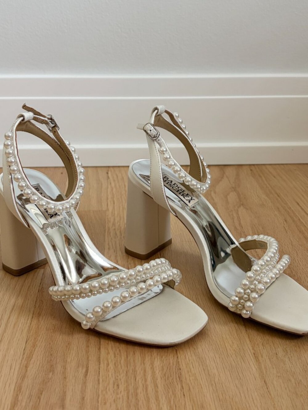 Badgley Mischka Feisty Pearl Heels - Size 6.5